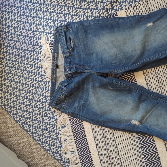 Gently loved boot cut Gap jeans - Picture 2 of 4